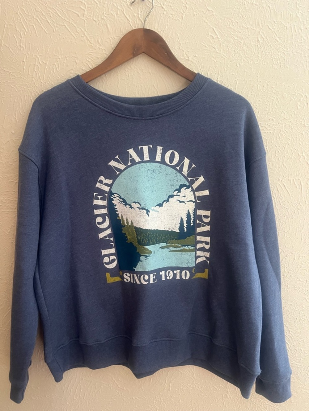 🏔️ NWT Ember Glacier Park Crewneck Pullover – Size Medium